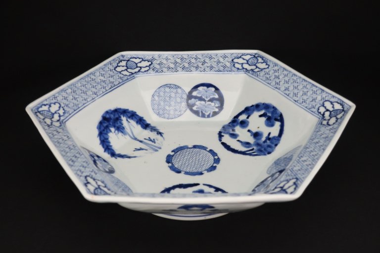 Τվߴʸϻȭ / Imari Large Hexagonal Blue & White Bowl with the pattern of Circles