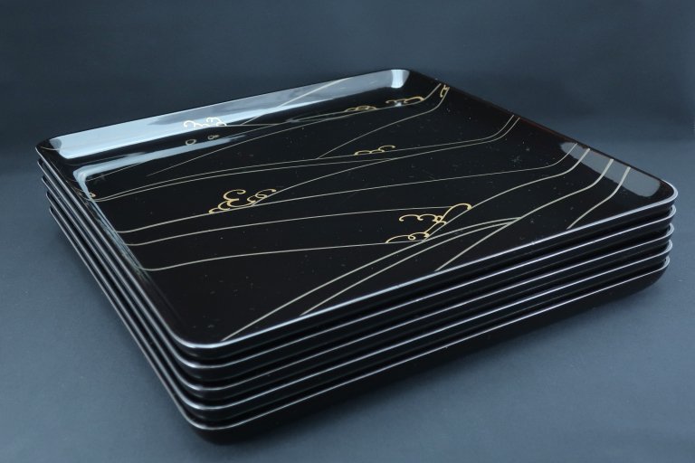 ή弬 / Black-lacquered Rectangular Trays with 'Makie' picture of Water Stream  set of 5