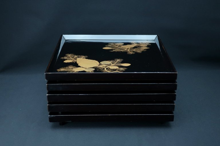 ɳʪ / Black-lacquered  Small Trays with 'Makie' picture of Pine and Clams set of 5