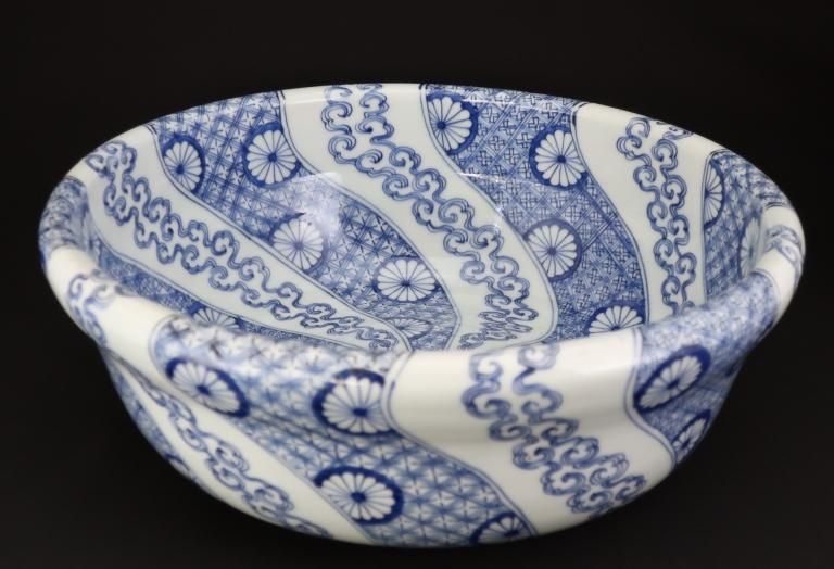 伊万里染付菊花捻文大鉢 / Imari Large Blue & White Bowl with the picture of Chrysanthemum flowers