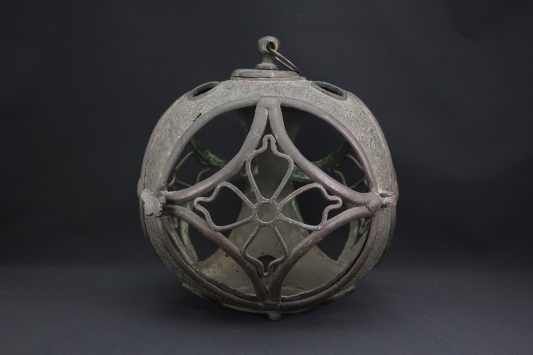 銅器七宝形丸釣灯籠 / Bronze Hanging Lantern