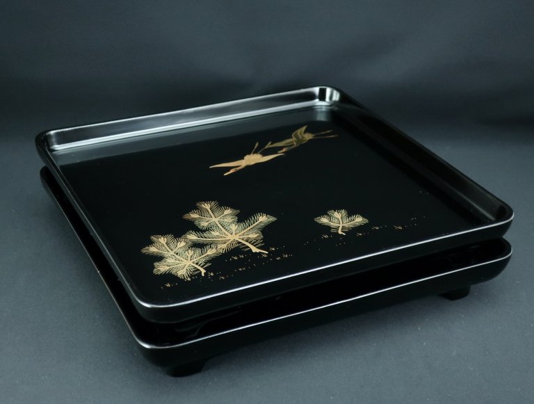 ιʪ / Black-lacquered Trays with 'Makie' picture of Pine trees and Cranes  set of 2