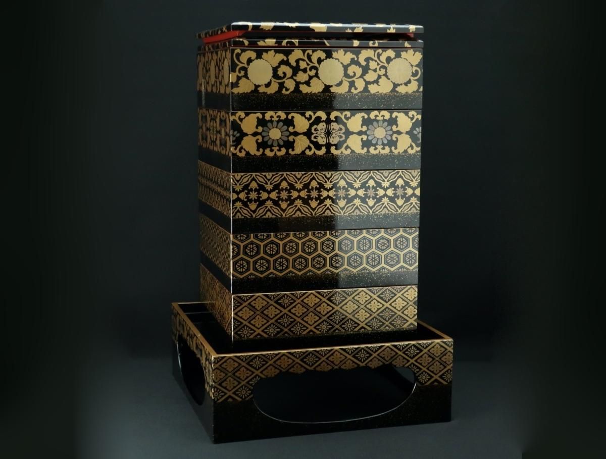 輪島塗蒔絵重箱(重台付) / Wajima 'Jubako' Food Boxes and 輪島塗蒔絵重箱(重台付) / Wajima 'Jubako' Food Boxes and