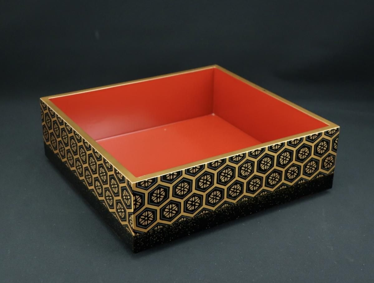 輪島塗蒔絵重箱(重台付) / Wajima 'Jubako' Food Boxes and 輪島塗蒔絵重箱(重台付) / Wajima 'Jubako' Food Boxes and
