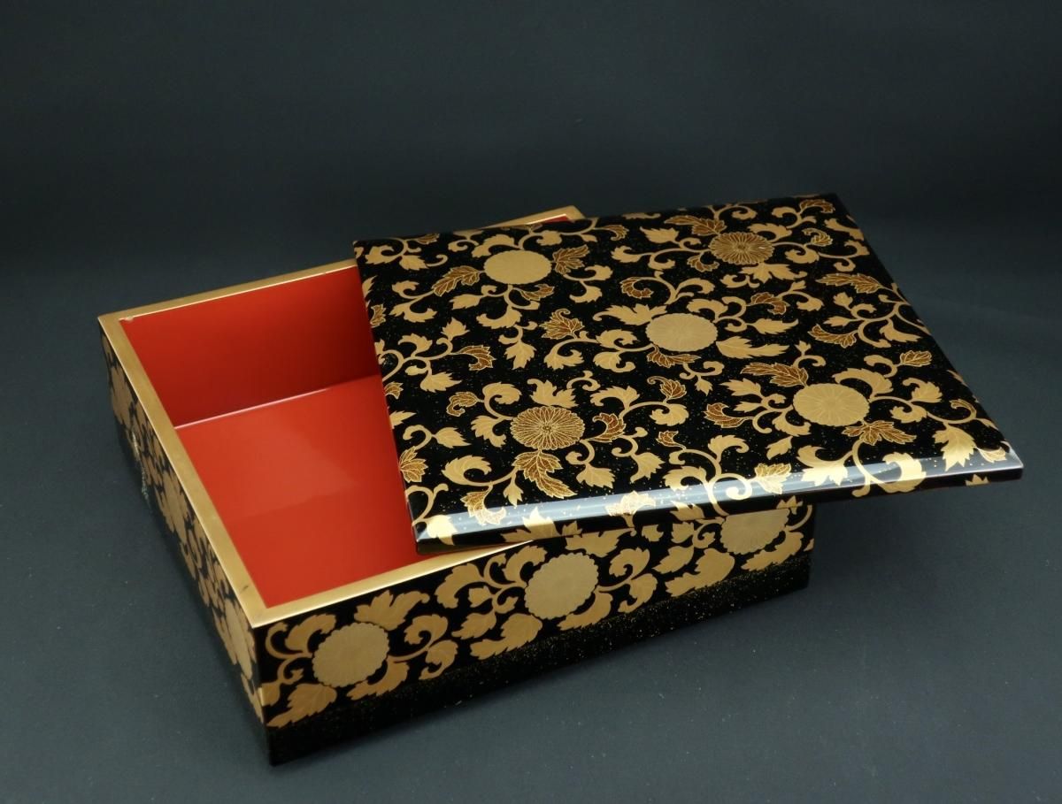 輪島塗蒔絵重箱(重台付) / Wajima 'Jubako' Food Boxes and 輪島塗蒔絵重箱(重台付) / Wajima 'Jubako' Food Boxes and