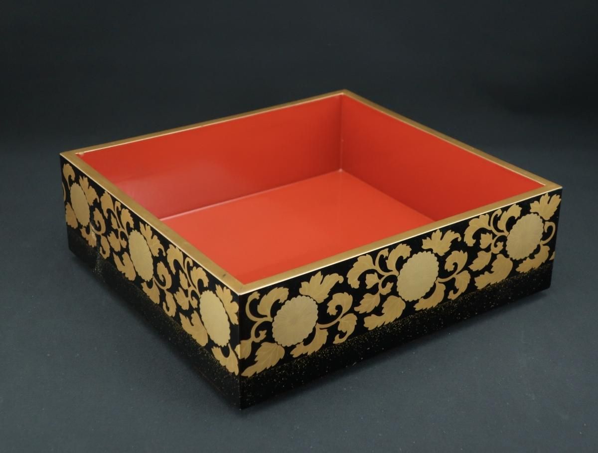 輪島塗蒔絵重箱（重台付） / Wajima 'Jubako' Food Boxes and