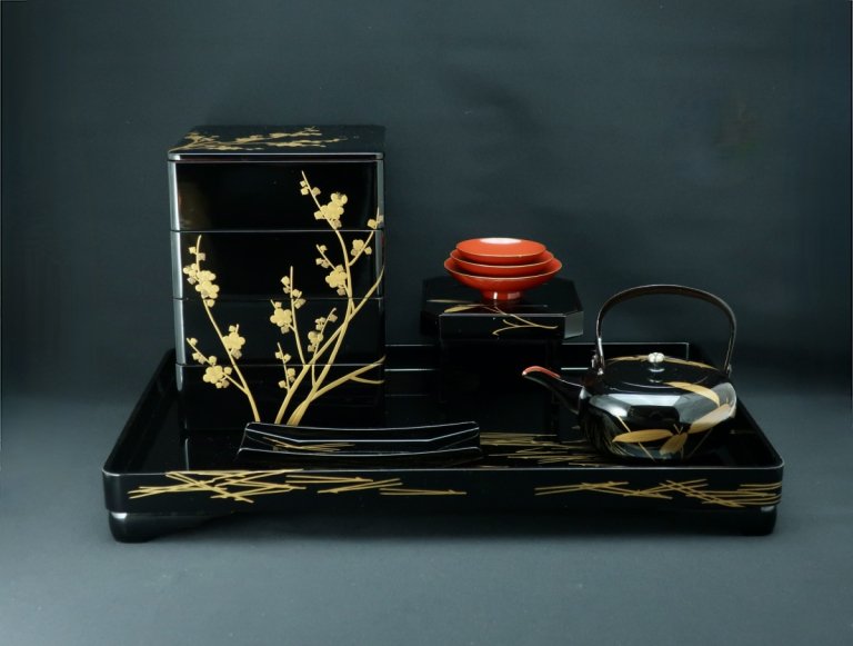 ɾ߼ɴ / Black-lacquered  New Year Sake Set