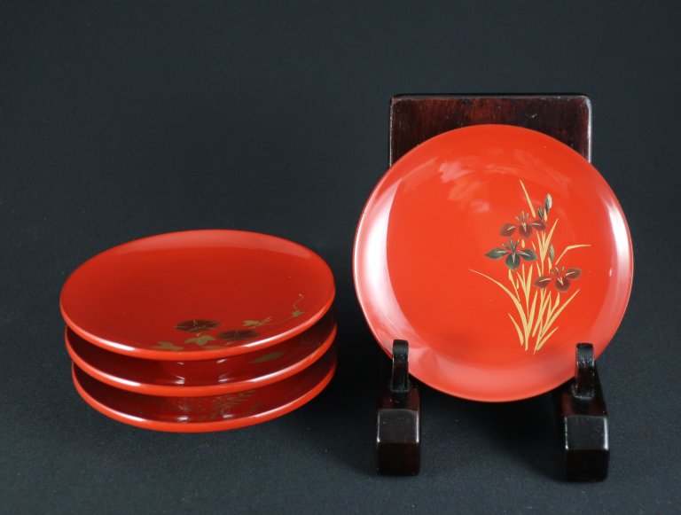 ɿѲּ֡͵ / Red-lacquered Sake Cups with all different 'Makie' picture of Flowers  set of 4