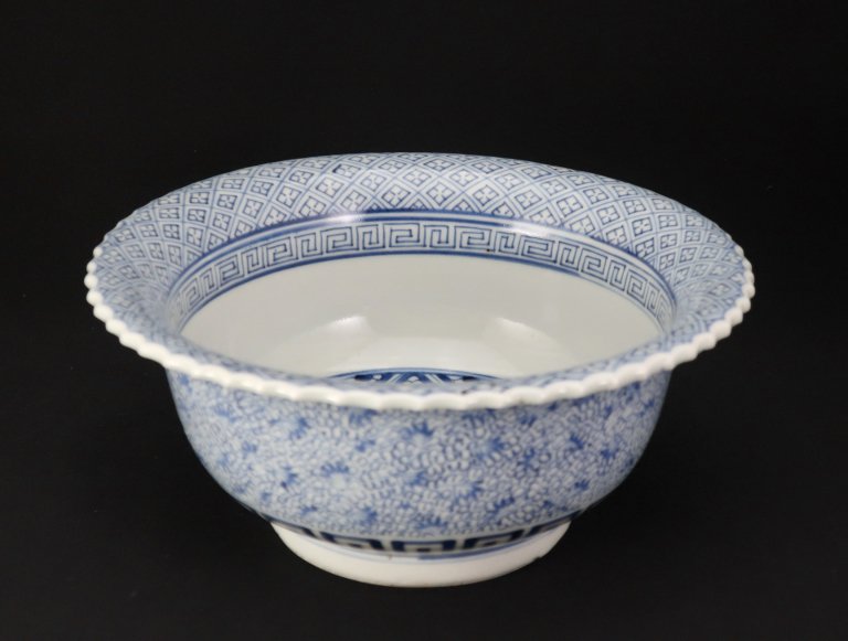 Τʸȭ / Imari Bleu & White Bowl with the pattern of 'Mijinkarakusa'