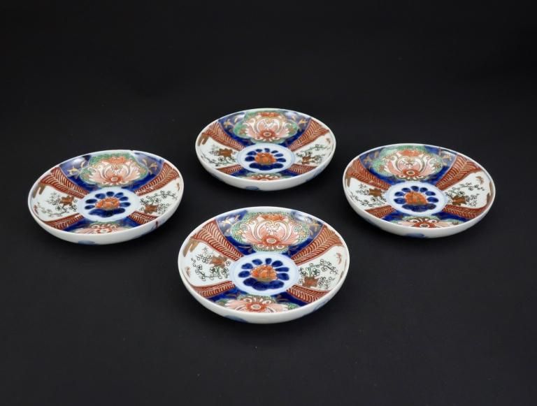 Τʸ / Imari Small Polychrome Plates  set of 4