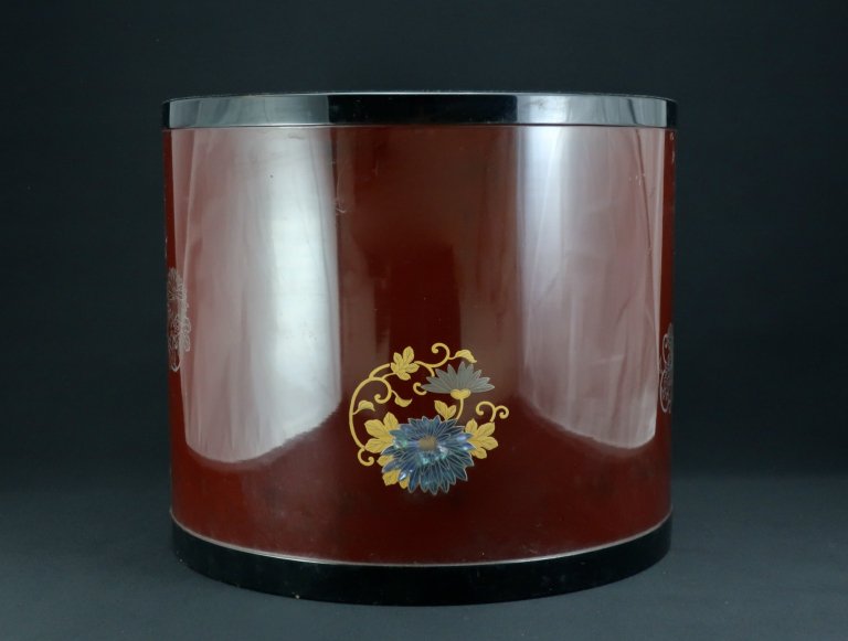 Ｌɲȭ / Lacquered Hibachi with 'Makie' picture of Chrysanthemum Flowers