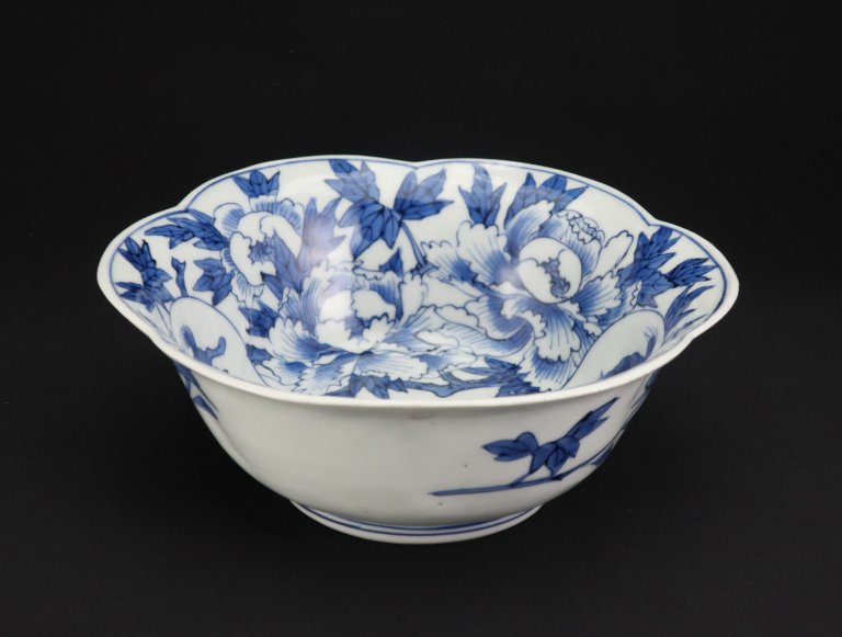 ΤزַҲðʸȭ / Imari Large Blue & White Bowl with the picture of Lions and Peonies