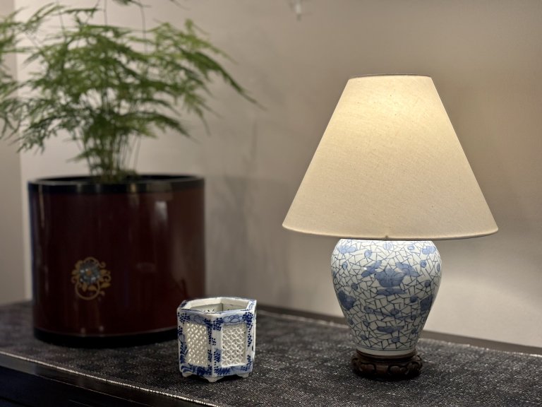 Τɹʸ߲ʸơ֥ / Table Lamp of Imari Blue & White Pot