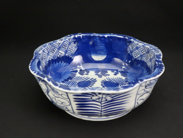 Τ٥ʸȭ / Imari Large Blue & White Bowl
