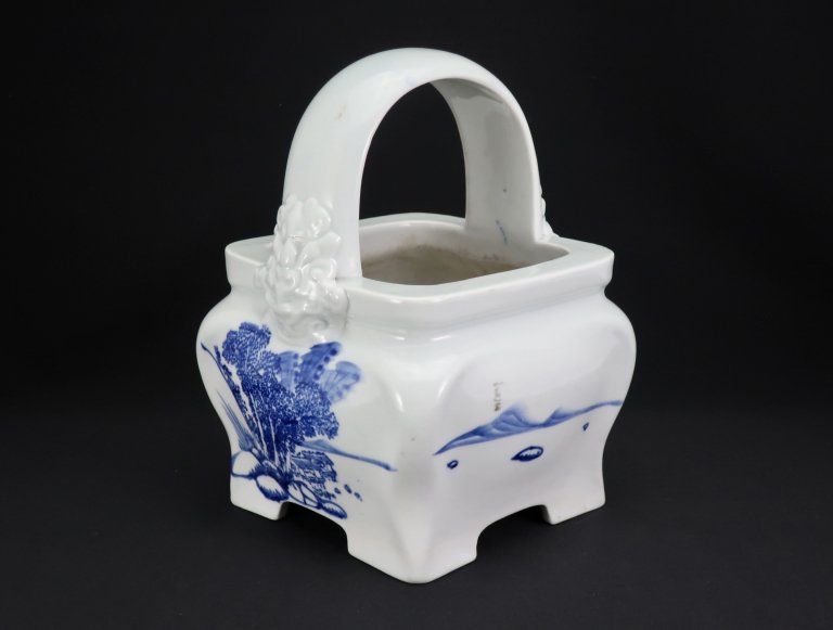 ռռꤢ֤ / Seto Blue & White 'Hibachi' Pot with Handle