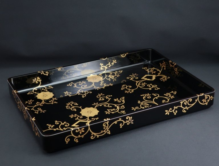 ⼬ / Black-lacquered 'I Hirobuta' Presentation Gift Tray