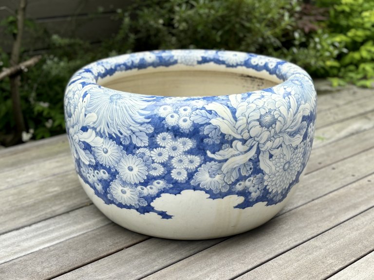 ΤյƲʸȭ / Imari Large Blue & White 'Hibachi' Pot