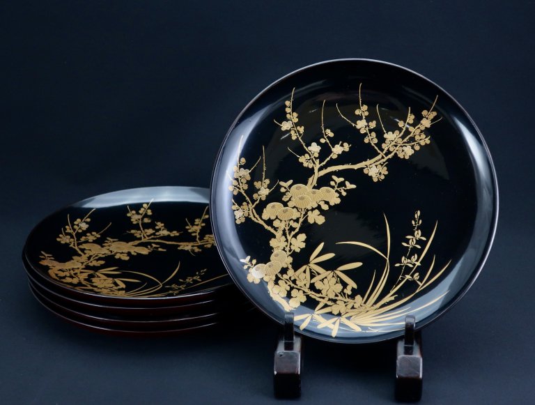 ɻͷҼۻһ / Black-lacquered Plates with 'Makie' picture of 'Shikunshi'  set of 5