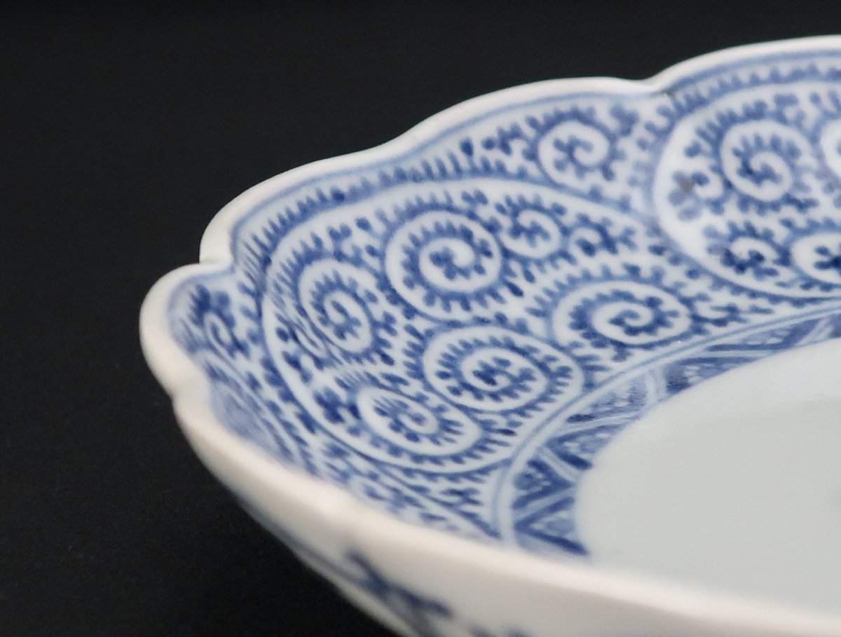 伊万里染付蛸唐草文七寸皿 五枚組 / Imari Blue & White Plates with the pattern of  'Takokarakusa' set of 5 - OKURA ORIENTAL ART / 大蔵オリエンタルアート