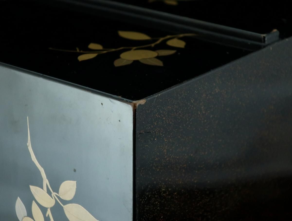 黒塗橘蒔絵煙草盆（銅火入＆灰吹含む） / Black-lacuquered