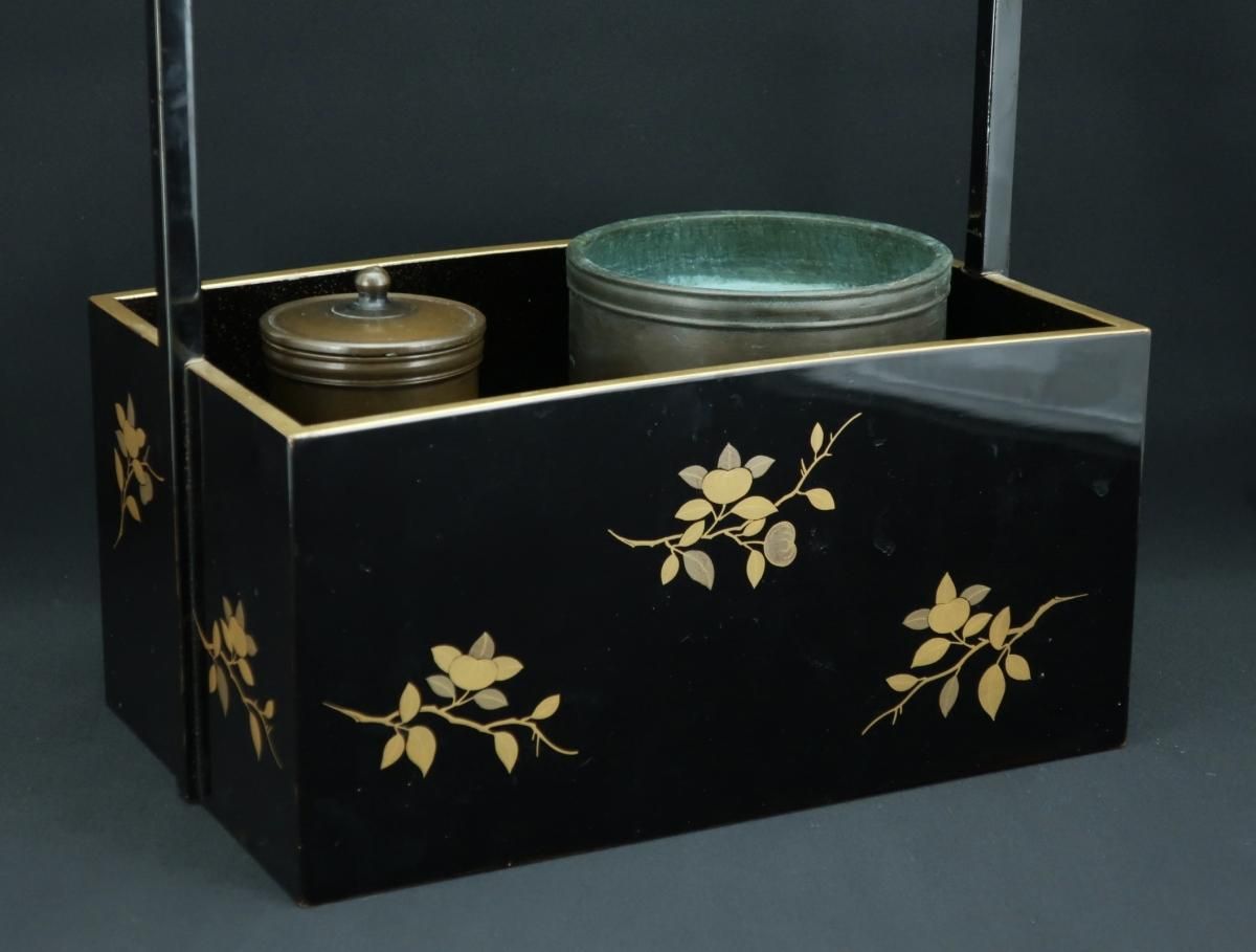 黒塗橘蒔絵煙草盆(銅火入&灰吹含む) / Black-lacuquered 黒塗橘蒔絵煙草盆(銅火入&灰吹含む) / Black-lacuquered