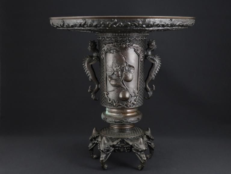 Ƽü / Bronze 'Usubata' Flower Vase