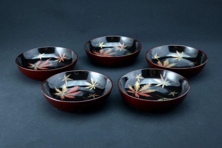 ɹռۻһ / Black-Lacquered Sweet Plates with th picture of Autumn Leaves  set of 5