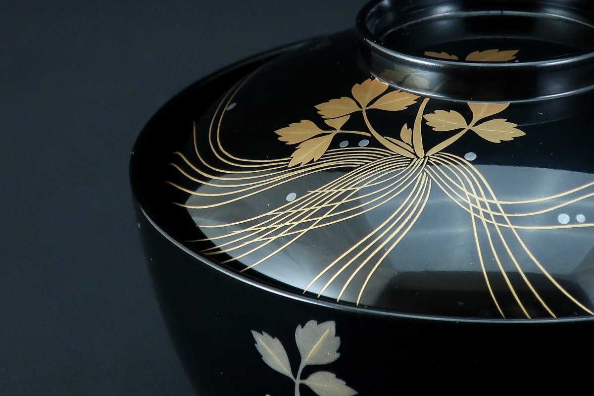 平安堂黒塗芹蒔絵吸物椀 五客組 / Kyoto 'Heiando' Black-lacquered Soup Bowls with Lids set  of 5 - OKURA ORIENTAL ART / 大蔵オリエンタルアート