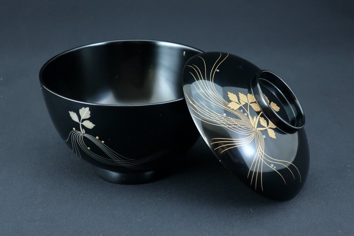 平安堂黒塗芹蒔絵吸物椀 五客組 / Kyoto 'Heiando' Black-lacquered Soup Bowls with Lids set  of 5 - OKURA ORIENTAL ART / 大蔵オリエンタルアート