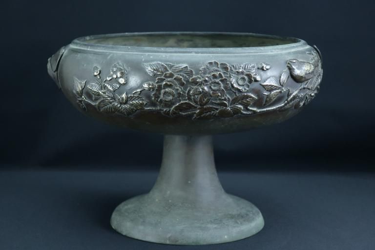 ƼĻʸտ / Bronze Flower Vase with the decoration of Birds and Flowers