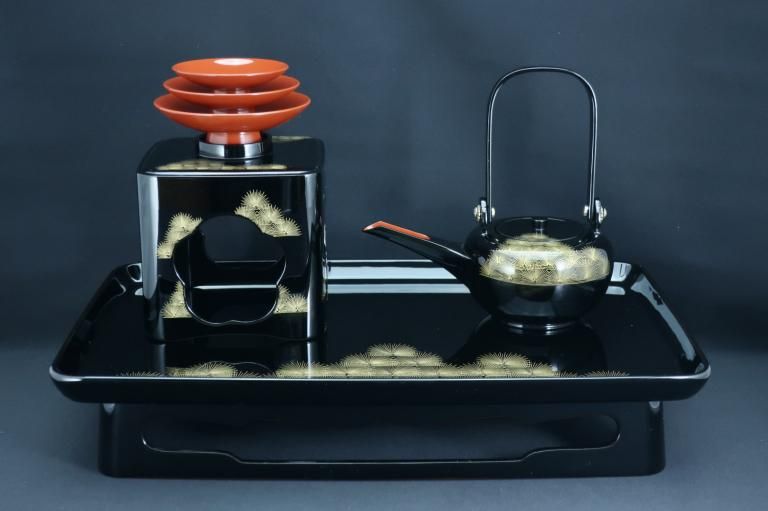 ɼ⼬ɴ· / Wajima-lacquered New-year Sake Set