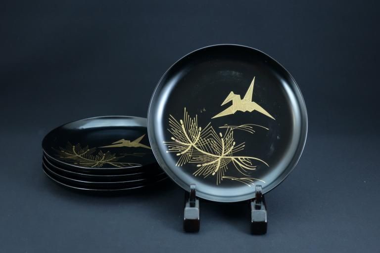 ιۻһ / Black-lacquered Sweet Plates with 'Makie' picture of 'Origami' Craneset of 5