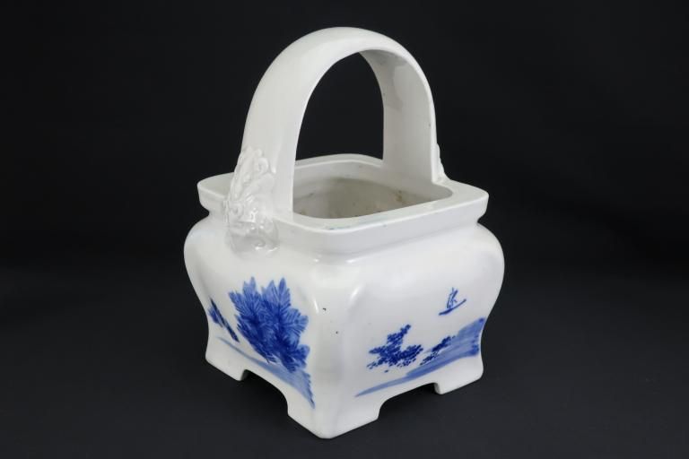 ռռꤢ֤ / Seto Blue & White 'Hibachi' Pot with Handle
