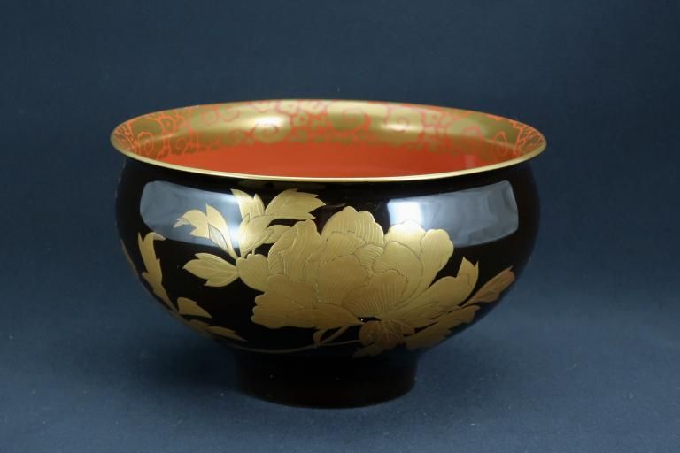 ֶ⼬ / Black-lacquered 'Haisen' Sake Cup Washing Bowl with gold 'Makie'