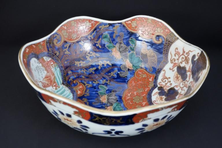 Τε˱ʸѷȭ / Imari Large Polychrome Bowl with the picture of Dragon and Phoenix  