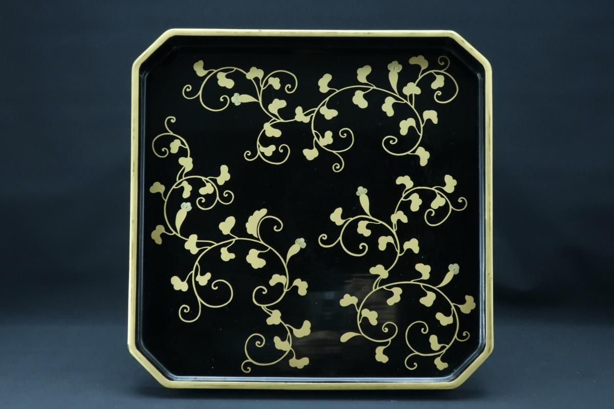 黒塗 蒔絵 菊唐草図 飯櫃 [B31520] 黒塗 蒔絵 菊唐草図 飯櫃 [B31520]