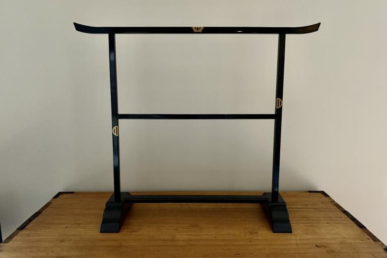 ɼ꿡 / Black-lacquered Towel Stand