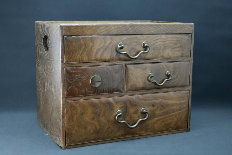 Ȣ / Mulberry Sewing Box