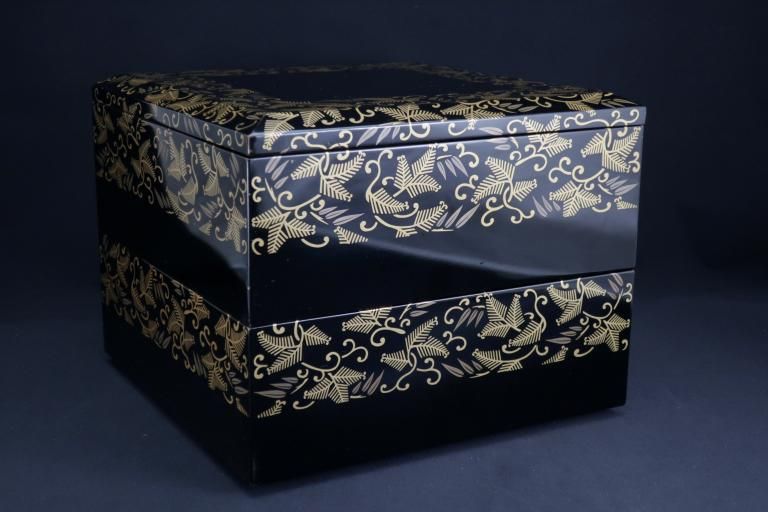 ɾ̼ʽ / Black-lacquered 'Jubako' Food Boxes with 'Makie' picture of Pine, Bamboo, and Fans