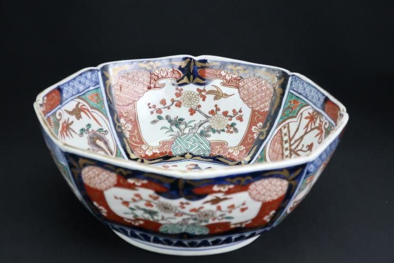 Τ볨ĻʸȬȭ / Imari Large Octagonal Polychrome Bowl