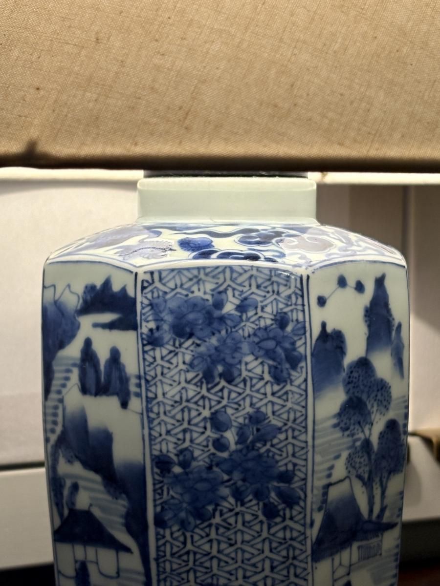 伊万里テーブルランプ 伊万里染付菊花山水文六角壺テーブルランプ / Table Lamp of