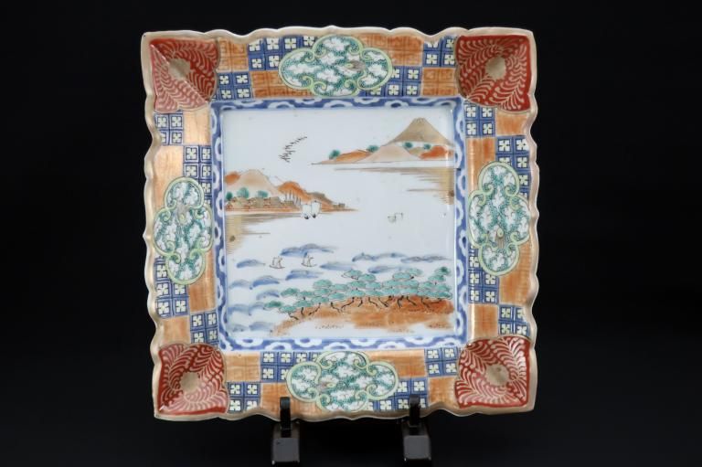 Τݤξο޳ѻ / Imari Square Polychrome Plate with the picture of Scenery of Mt.Fuji