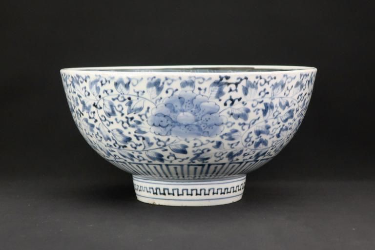 伊万里染付花唐草文大鉢 / Imari Large Blue & White Bowl with the pattern of 'Hanakarakusa'