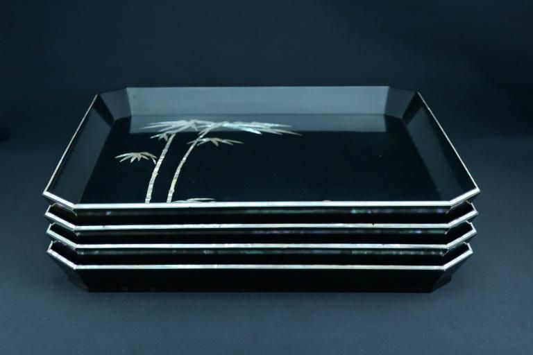 黒塗螺鈿竹の図折敷 四枚組 / Black-lacquered Trays with the Mother-of-pearls Inray work of Bamboo  set of 4