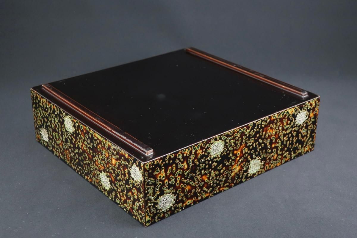 若狭塗重箱 / Wakasa Lacquered 'Jubako' Food Boxes - OKURA ORIENTAL