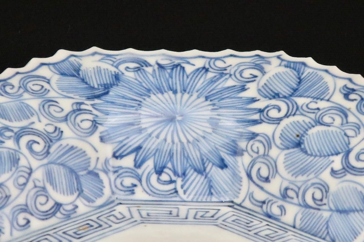 1800年代　古伊万里　色絵鶴文様菊花形大鉢　染付　松竹梅　直径24.2㎝ 1800年代 古伊万里 色絵鶴文様菊花形大鉢 染付 松竹梅 直径24.2