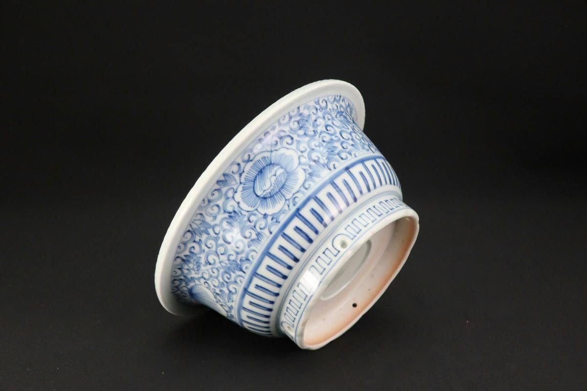 古伊万里 牡丹文 中鉢 伊万里染付線描牡丹文中鉢 / Imari Blue & White Bowl - OKURA