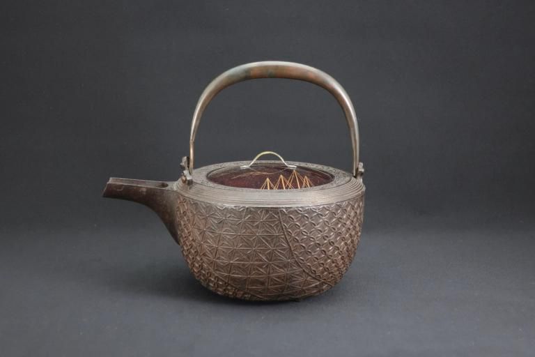 美しい姿の 仏花器 花立 古美術 古道具 アンティーク 教養B第三期講師：古川幸司講師立花正風體木物の真、大葉を使用