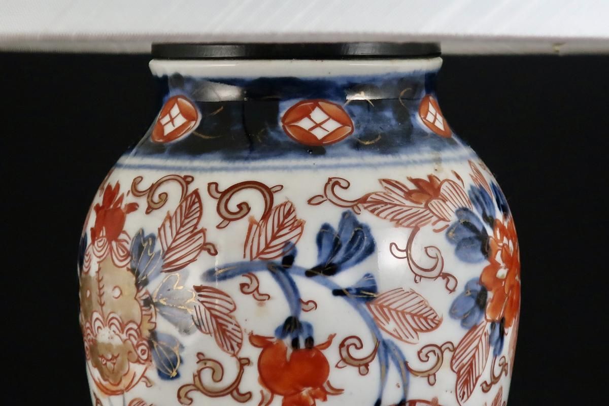 伊万里色絵獅子牡丹唐草文テーブルランプ / Table Lamp of Imari