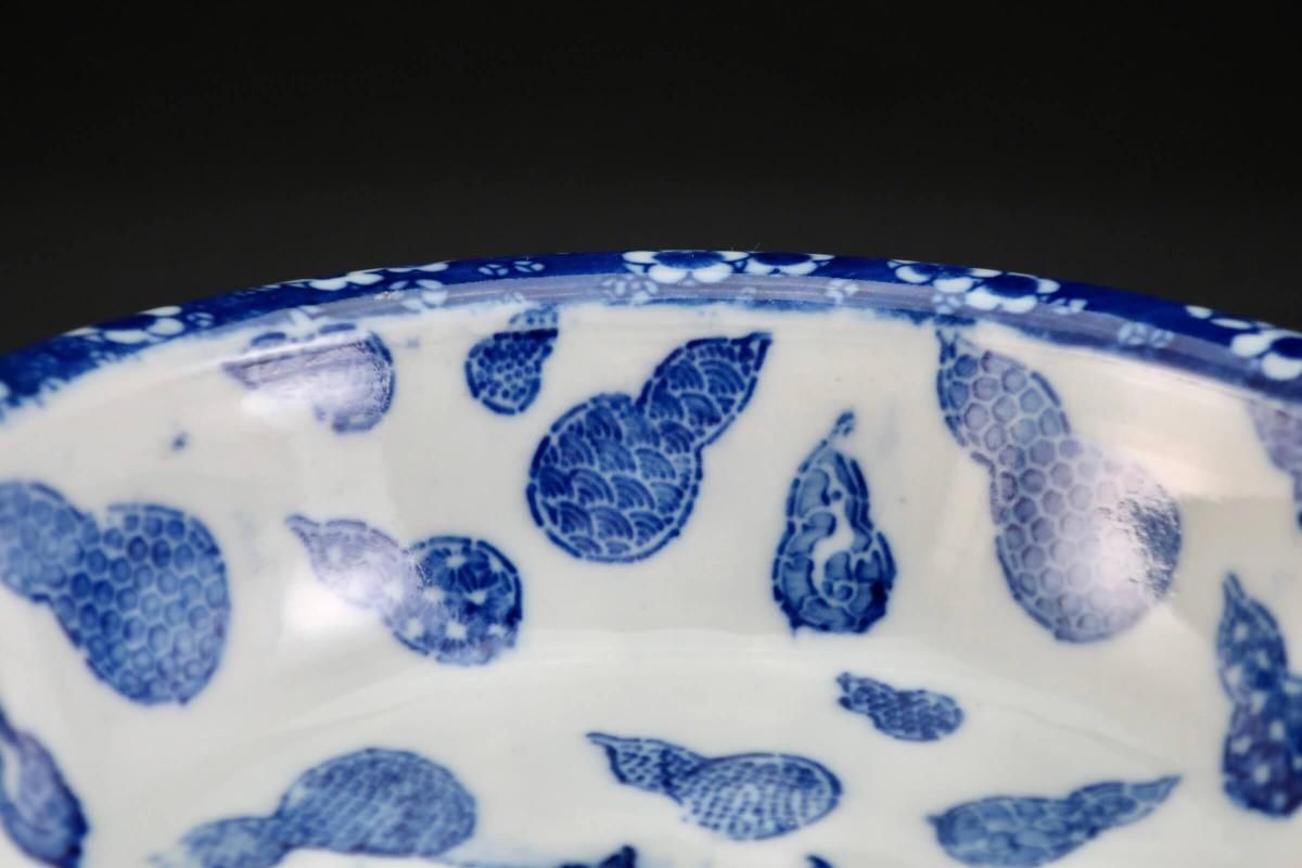 大幅値下げ‼️「古伊万里」印判葉に牡丹蝶文壷 大幅値下げ‼️「古